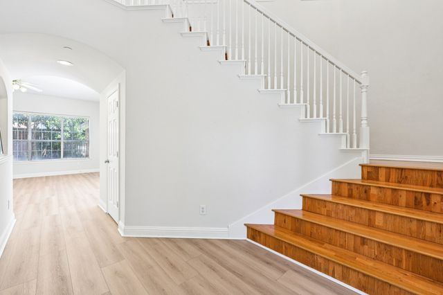 458 Richmond Street, Irving, TX 75063