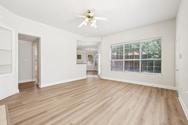 458 Richmond Street, Irving, TX 75063