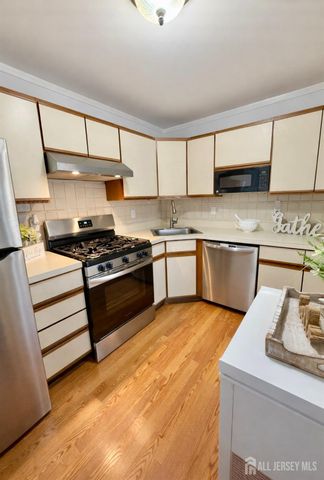 1305 Stoneridge Circle, Helmetta, NJ 08828