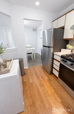 1305 Stoneridge Circle, Helmetta, NJ 08828