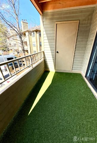 1305 Stoneridge Circle, Helmetta, NJ 08828