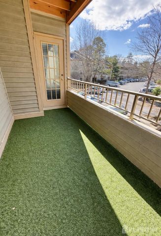 1305 Stoneridge Circle, Helmetta, NJ 08828