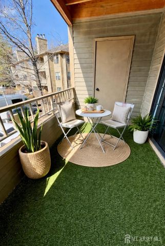 1305 Stoneridge Circle, Helmetta, NJ 08828