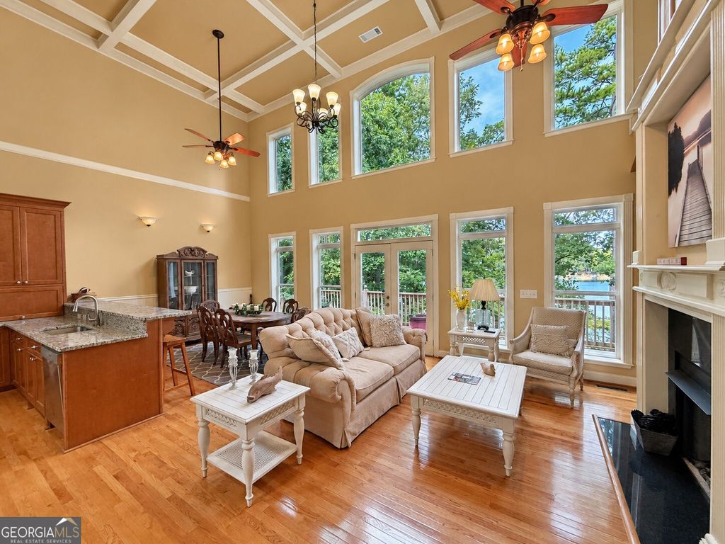 669 Shorewood Circle, Toccoa, GA 30577 — photo 2