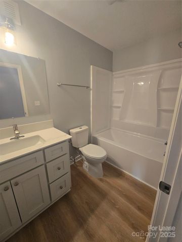 3100 Dawnshire Avenue B, Charlotte, NC 28216