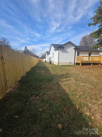 3100 Dawnshire Avenue B, Charlotte, NC 28216