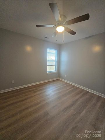 3100 Dawnshire Avenue B, Charlotte, NC 28216