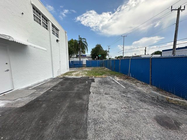 5751 DAWSON Street, Hollywood, FL 33023