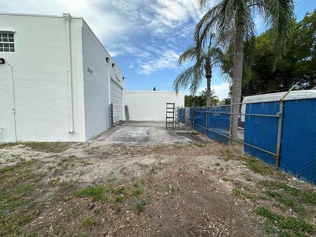 5751 DAWSON Street, Hollywood, FL 33023
