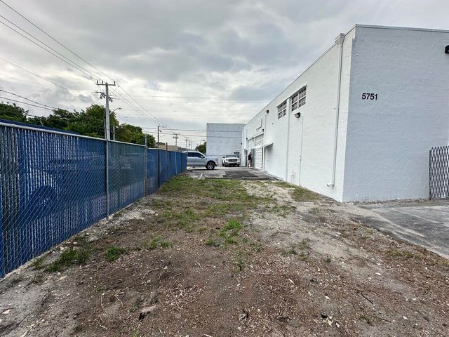 5751 DAWSON Street, Hollywood, FL 33023