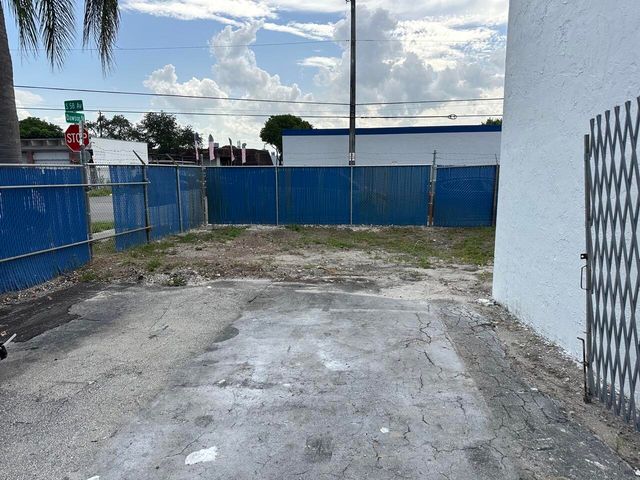 5751 DAWSON Street, Hollywood, FL 33023