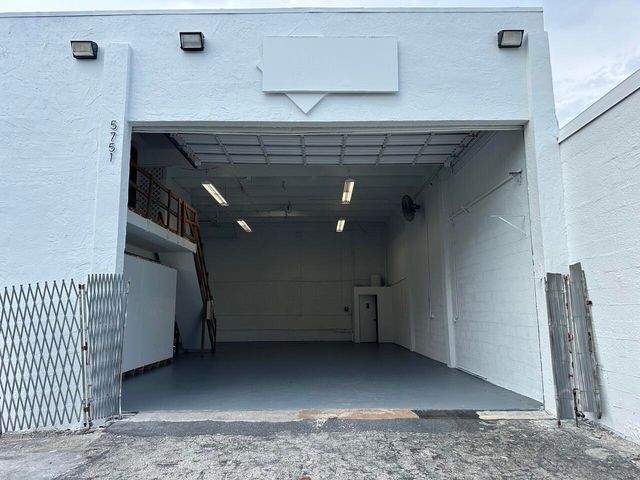 5751 DAWSON Street, Hollywood, FL 33023