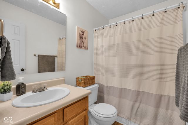 13022 Saint Andrews Way, Fishers, IN 46038