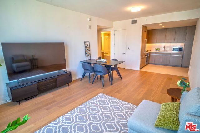 889 Francisco Street 2610, Los Angeles, CA 90017