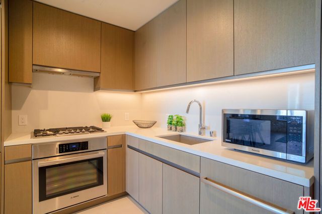 889 Francisco Street 2610, Los Angeles, CA 90017