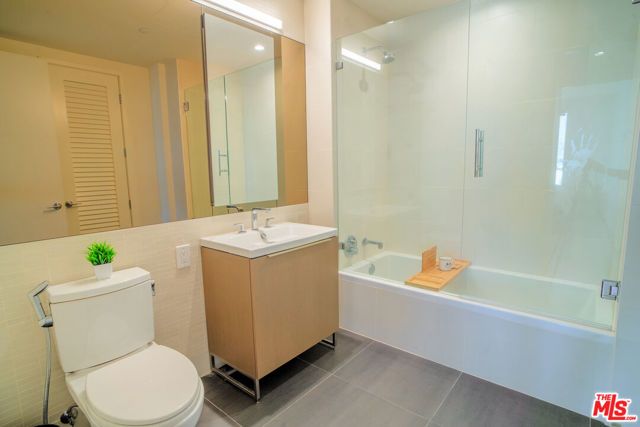 889 Francisco Street 2610, Los Angeles, CA 90017