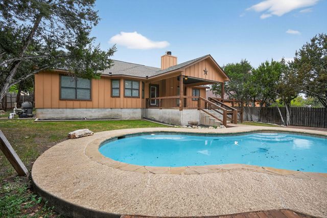 4 Redwood CIR, Wimberley, TX 78676