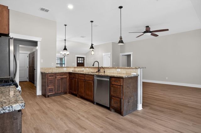 4 Redwood CIR, Wimberley, TX 78676