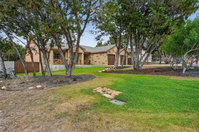 4 Redwood CIR, Wimberley, TX 78676
