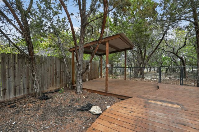 4 Redwood CIR, Wimberley, TX 78676