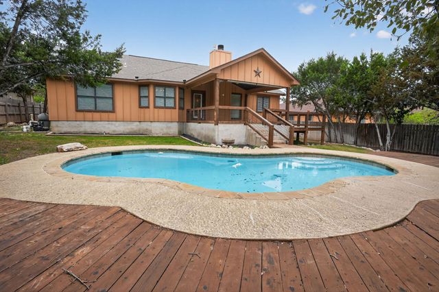 4 Redwood CIR, Wimberley, TX 78676