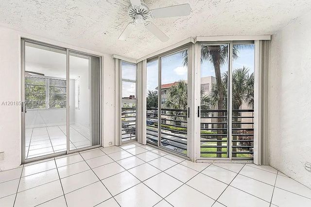 1931 Sabal Palm Dr 301, Davie, FL 33324