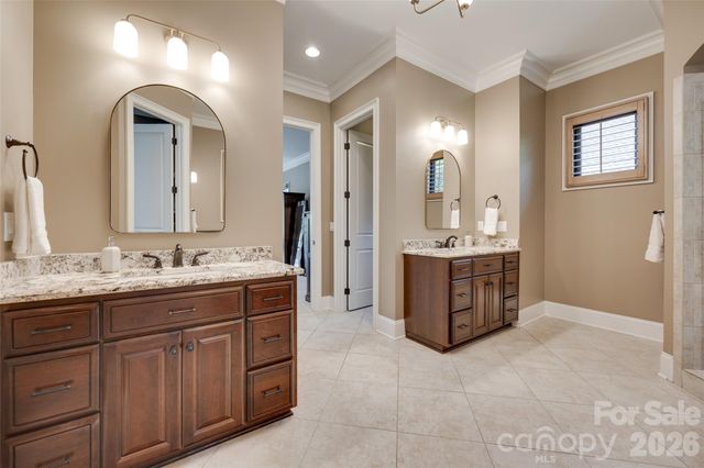 9198 Fair Oak Drive, Sherrills Ford, NC 28673