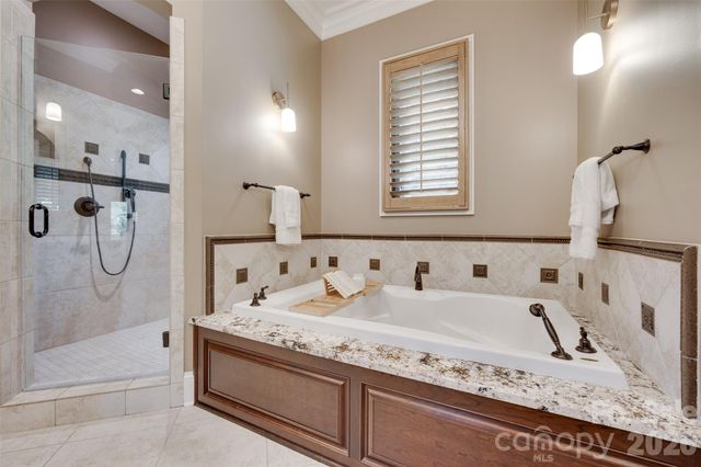 9198 Fair Oak Drive, Sherrills Ford, NC 28673