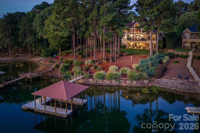 9198 Fair Oak Drive, Sherrills Ford, NC 28673