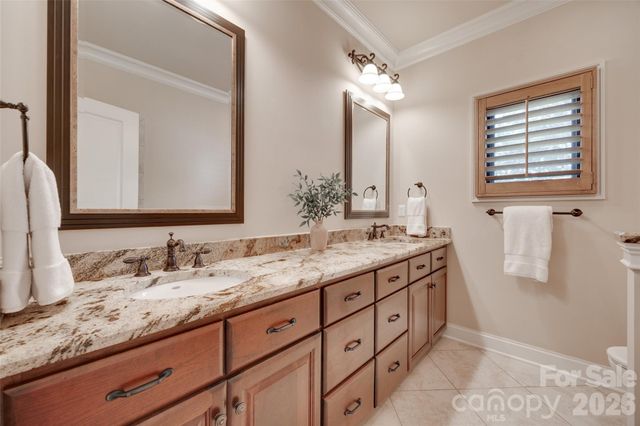 9198 Fair Oak Drive, Sherrills Ford, NC 28673