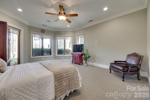 9198 Fair Oak Drive, Sherrills Ford, NC 28673