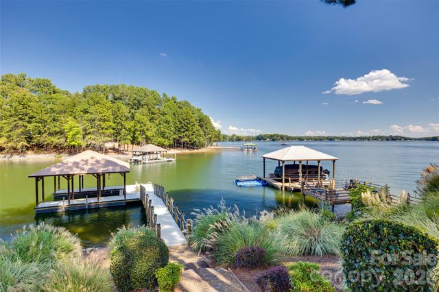 9198 Fair Oak Drive, Sherrills Ford, NC 28673
