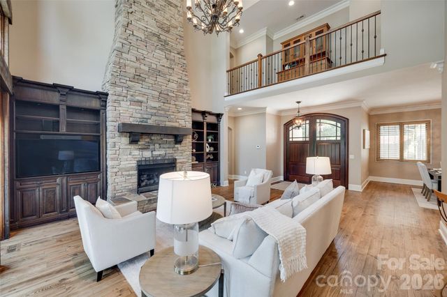 9198 Fair Oak Drive, Sherrills Ford, NC 28673