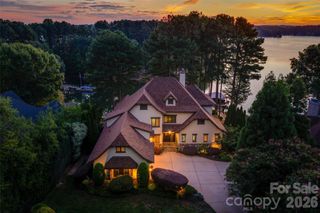 9198 Fair Oak Drive, Sherrills Ford, NC 28673