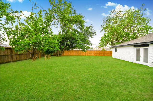 11119 Hazen Street, Houston, TX 77072