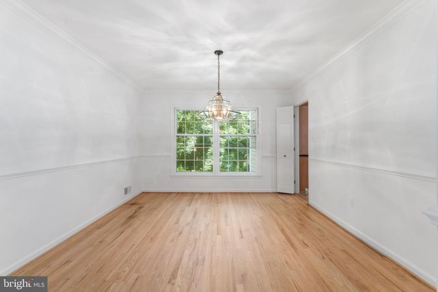 1560 FOREST VILLA LN, Mclean, VA 22101