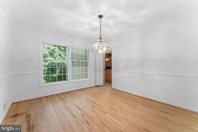 1560 FOREST VILLA LN, Mclean, VA 22101