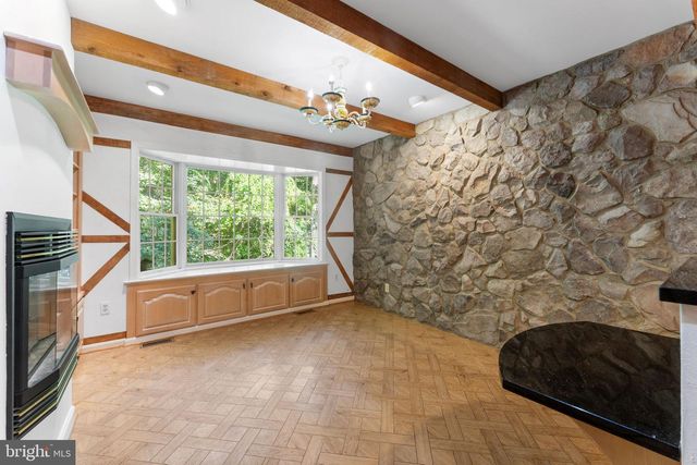 1560 FOREST VILLA LN, Mclean, VA 22101