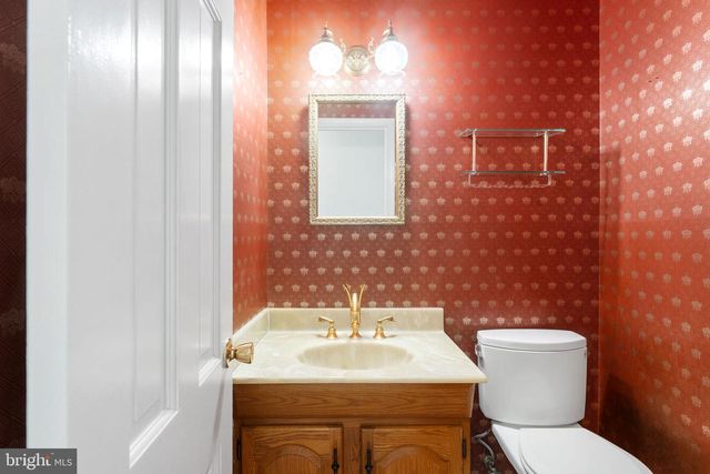 1560 FOREST VILLA LN, Mclean, VA 22101