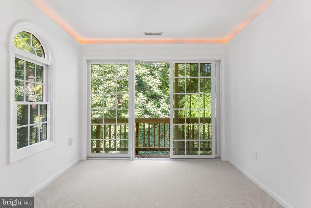 1560 FOREST VILLA LN, Mclean, VA 22101