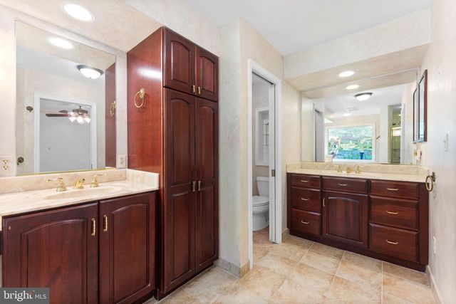 1560 FOREST VILLA LN, Mclean, VA 22101