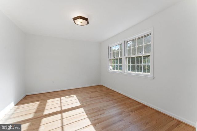 1560 FOREST VILLA LN, Mclean, VA 22101