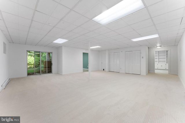 1560 FOREST VILLA LN, Mclean, VA 22101