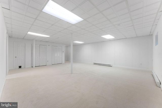 1560 FOREST VILLA LN, Mclean, VA 22101