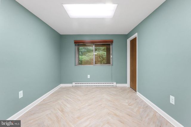 1560 FOREST VILLA LN, Mclean, VA 22101