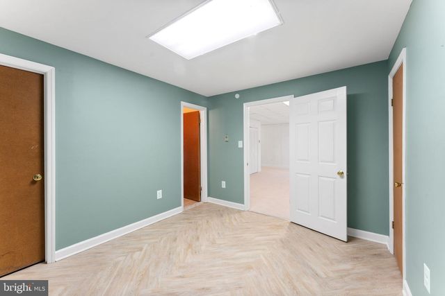 1560 FOREST VILLA LN, Mclean, VA 22101