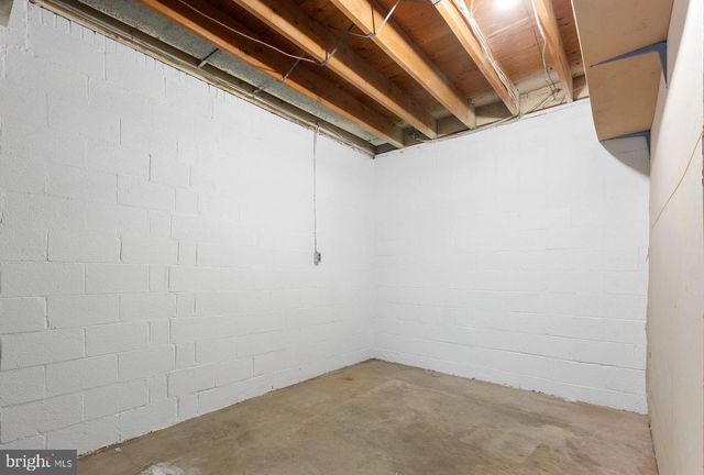 1560 FOREST VILLA LN, Mclean, VA 22101