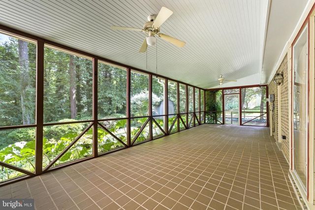 1560 FOREST VILLA LN, Mclean, VA 22101