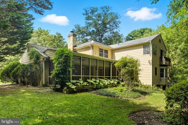 1560 FOREST VILLA LN, Mclean, VA 22101