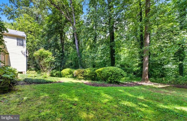 1560 FOREST VILLA LN, Mclean, VA 22101